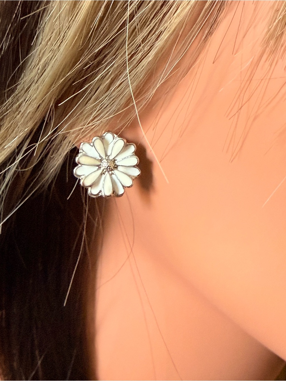 White Enamel Daisy Flower Stud Earrings